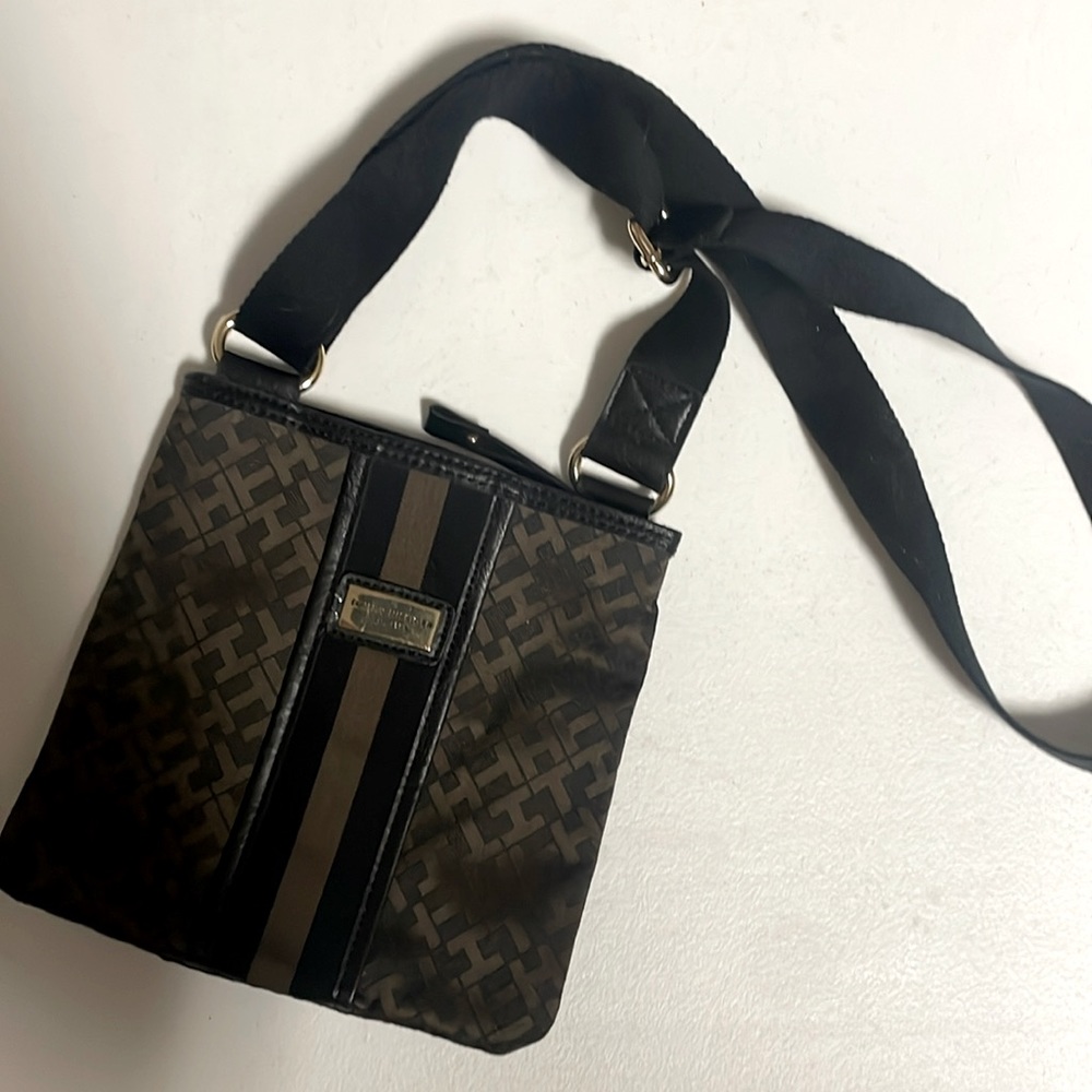 Tommy Hilfiger women’s crossbody bag